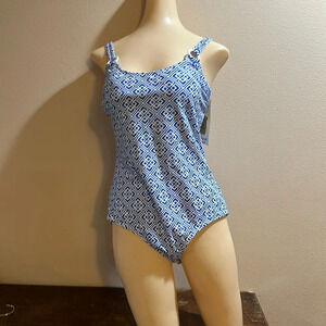 Catalina one piece bathing suit. Large size 12 to 14 beautiful suit new tags.​​